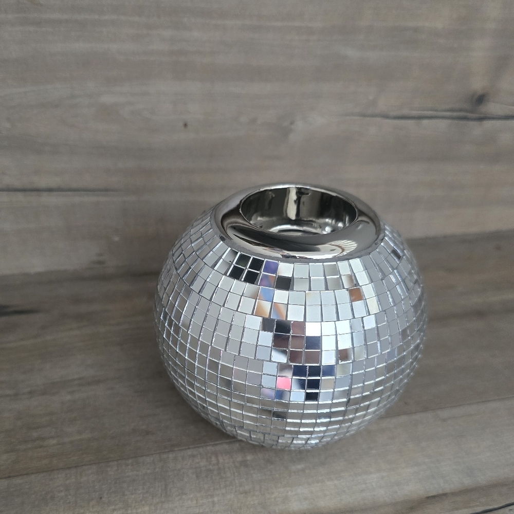 NEW DISCO BALL TEALIGHT HOLDER OR FLOWER VASE IF TURNED OVER.Silver Mosaic Decor